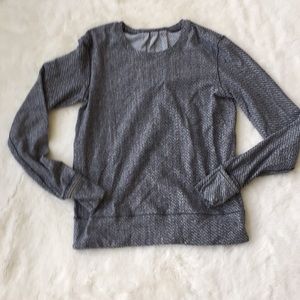 Lululemon gray long sleeve size six